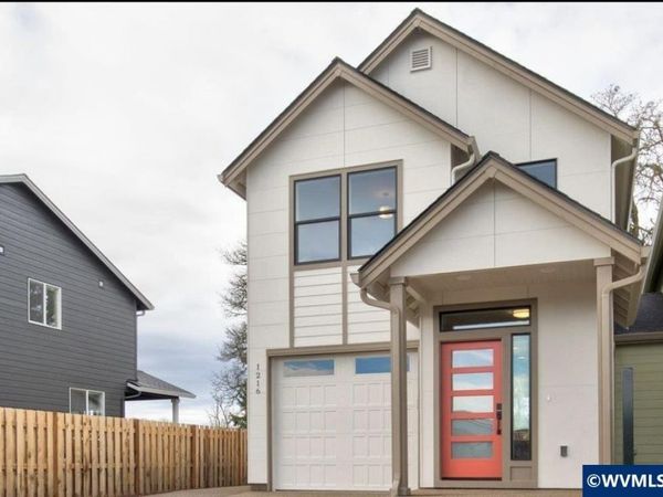 1216 S 11th St, Independence, OR 97351