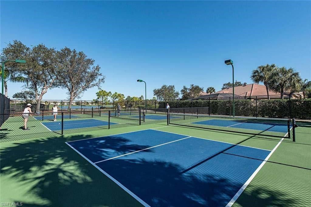6017 Trophy Dr , Unit 601, Naples, FL 34110 Photo