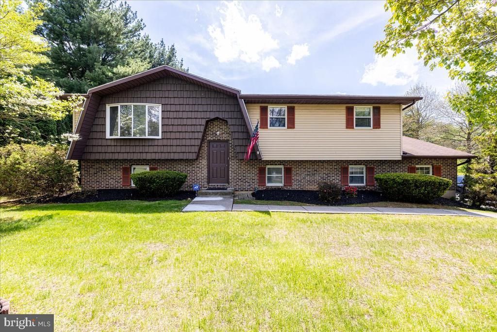1250 Minesite Road, Allentown, PA 18103 Main Photo