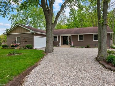 7611 Bronson Road, Olmsted Twp, OH 44138