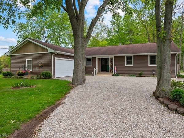 7611 Bronson Road , Olmsted Twp, OH 44138