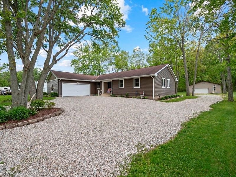 7611 Bronson Road, Olmsted Township, OH 44138 Photo 4
