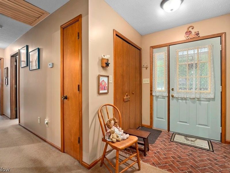 7611 Bronson Road, Olmsted Township, OH 44138 Photo 5