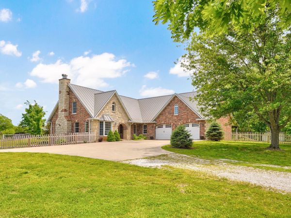 4932 N Farm Rd 205, Strafford, MO 65757