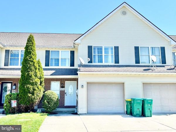 1319 MOHR CIRCLE, MACUNGIE, PA 18062