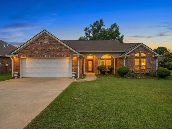 220 Sandstone Lane, Nacogdoches, TX 75965