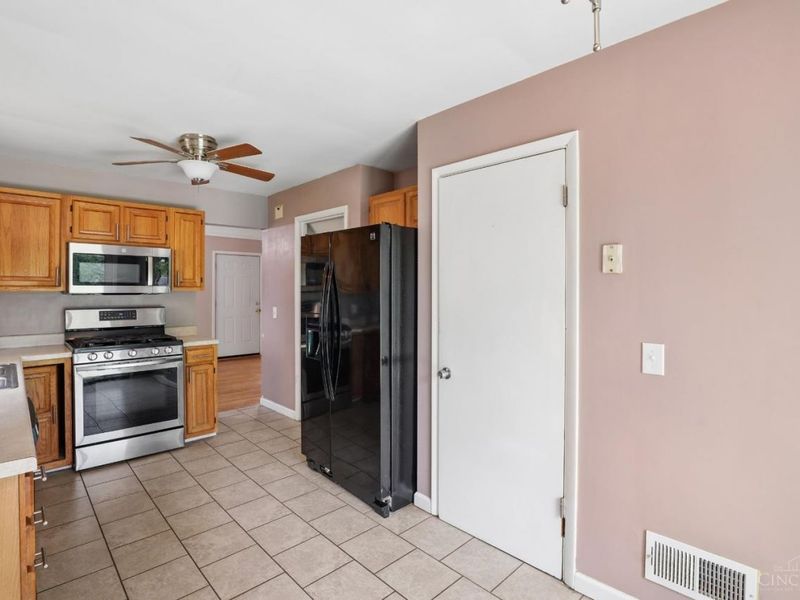 5646 Lawrence Road, Green Township, OH 45248 Photo 11