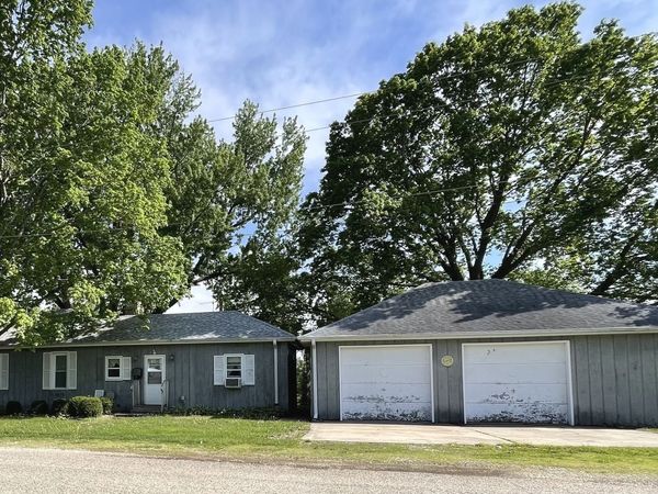 301 Elm Street , Cedar Point, IL 61316