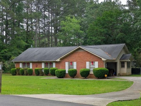 100 Whitney Way, Fayetteville, GA 30214