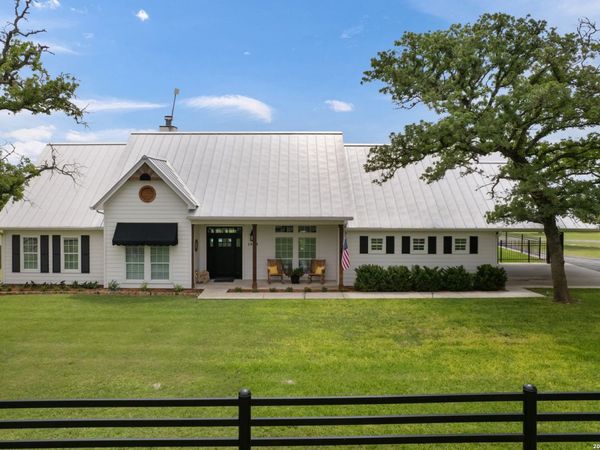 1899 Sunflower, Luling, TX 78648