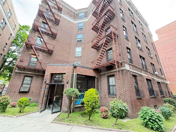 42-11 Kissena Boulevard, Unit 4A, Flushing, NY 11355