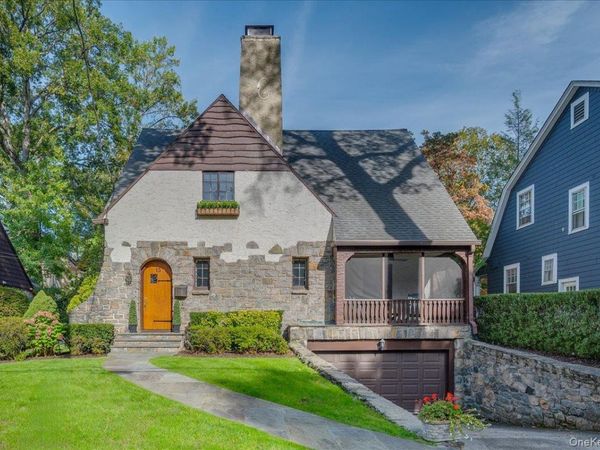 15 Kingsbury Road, New Rochelle, NY 10804