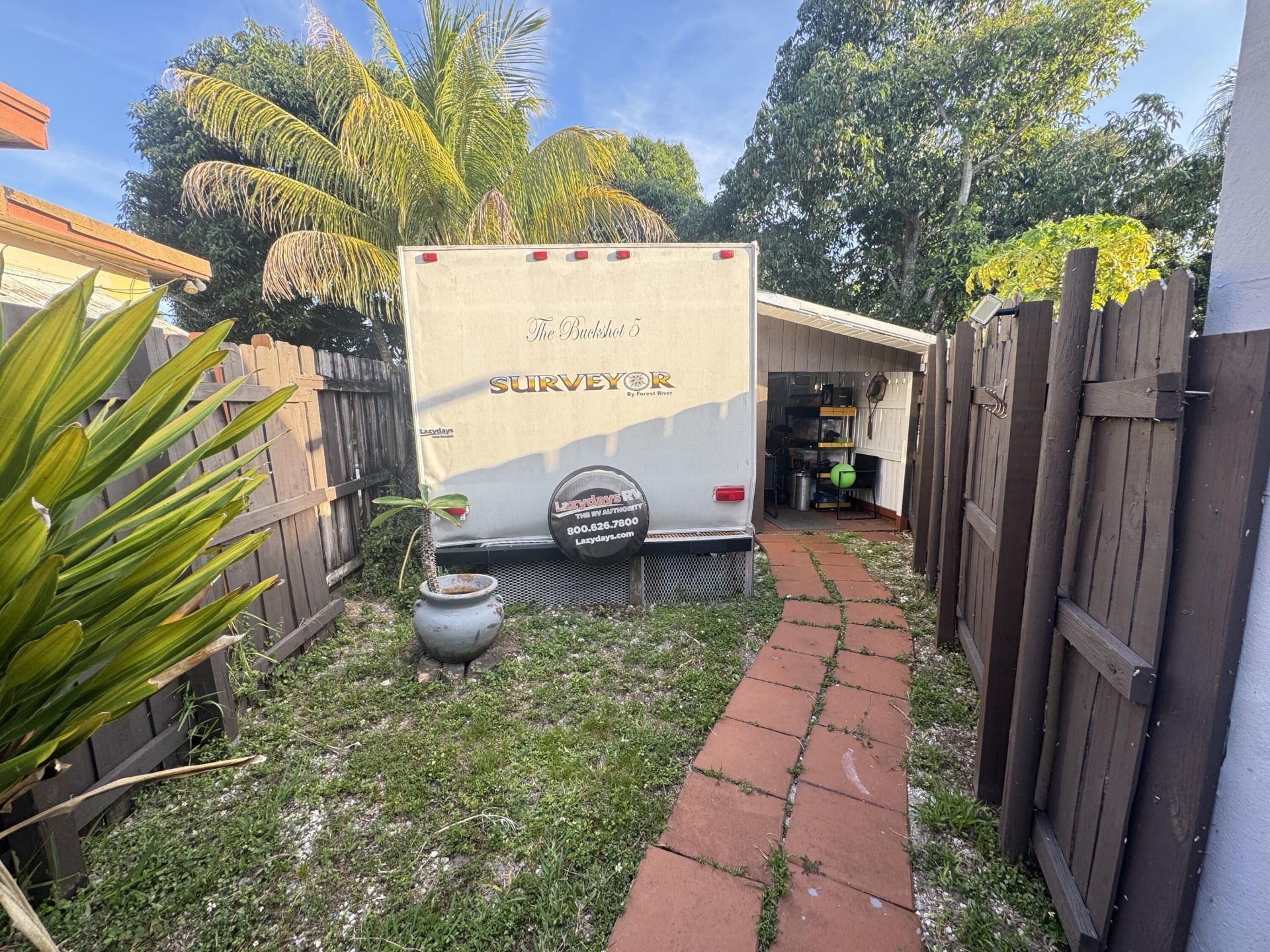 1070 NE 158th Street, North Miami Beach, FL 33162 Photo