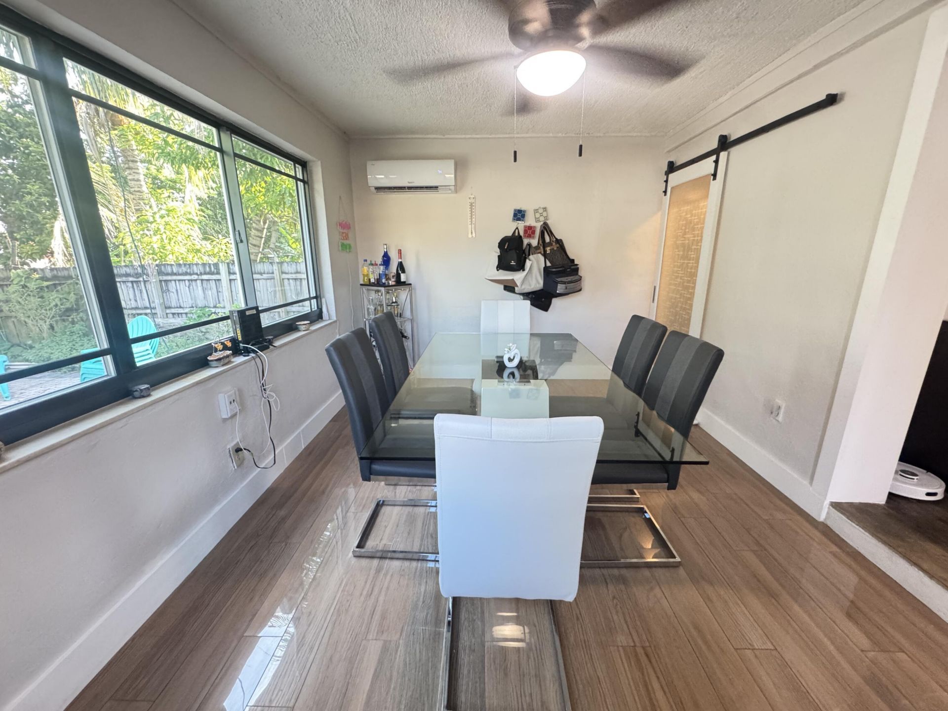 1070 NE 158th Street, North Miami Beach, FL 33162 Photo