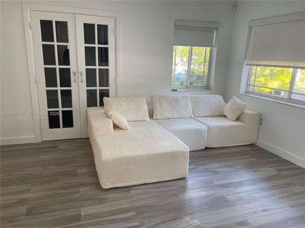 20 NW 45th St , Miami, FL 33127