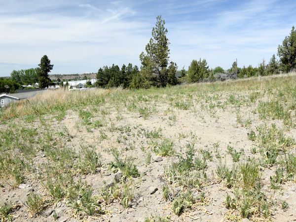 1597 SW Koyoda Street, Madras, OR 97741