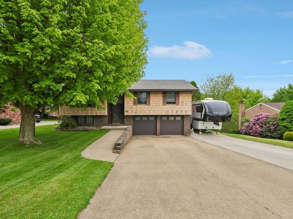 40 Meadowcrest Drive, Cecil, PA 15321