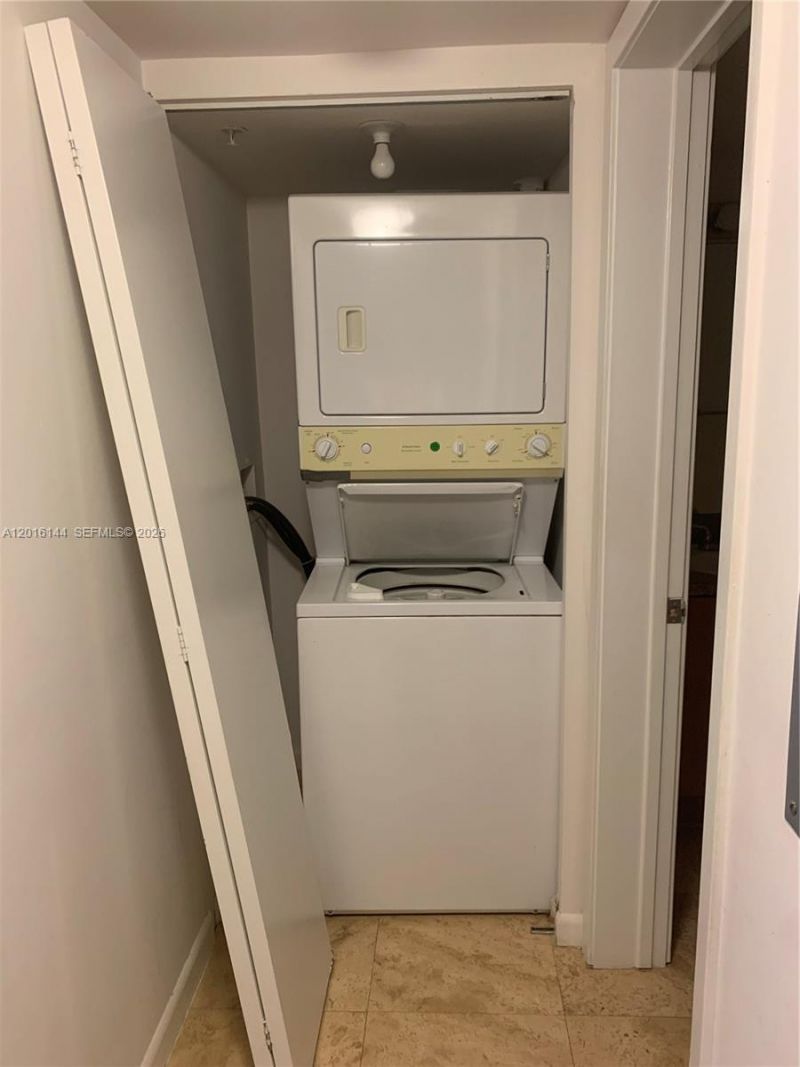 1555 N Treasure Dr, Unit 506, North Bay Village, FL 33141 Photo