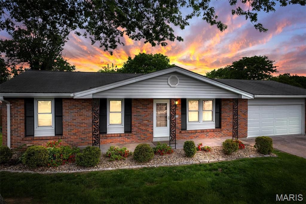 3135 Elm Street, Saint Charles, MO 63301 Main Photo