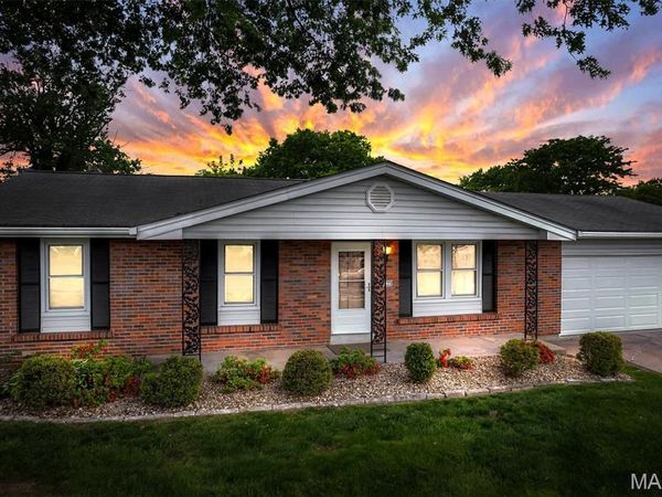 3135 Elm Street, St Charles, MO 63301