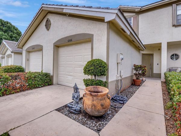 6306 Crescent Lake Way, Greenacres, FL 33463