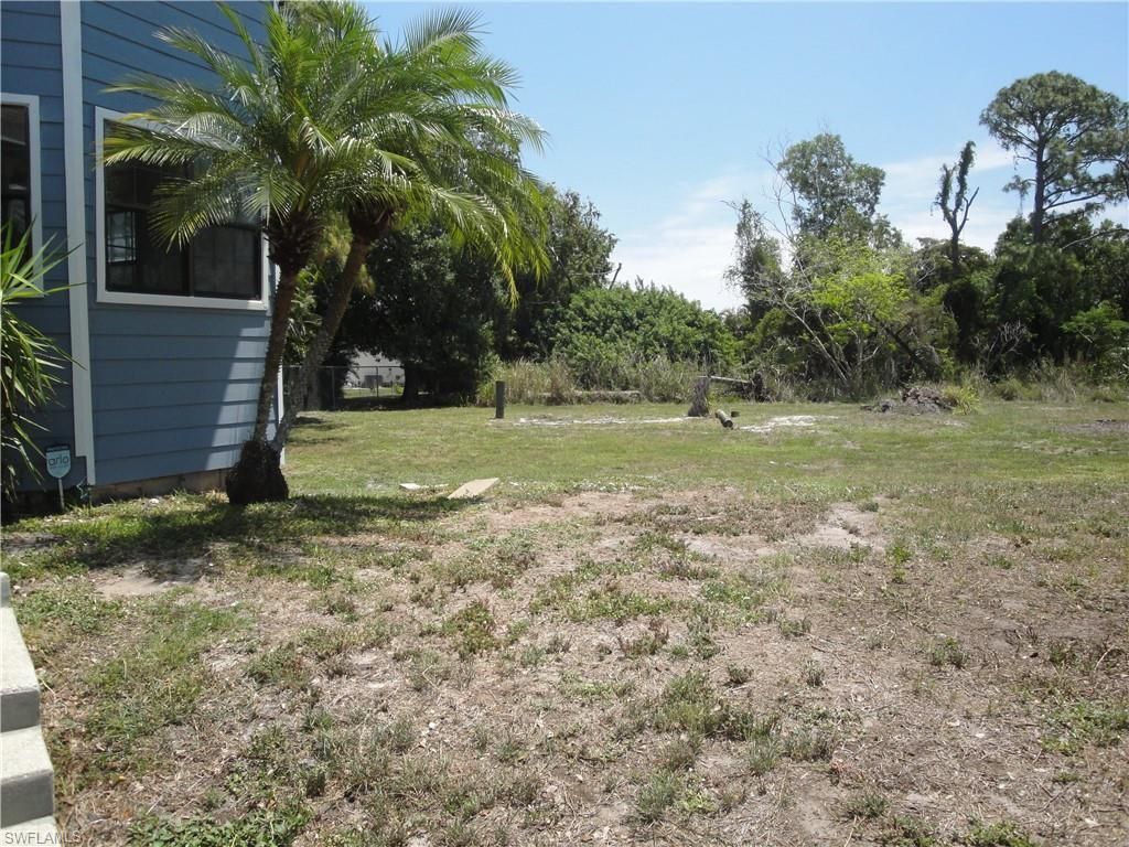 279 Hubbard Ave , North Fort Myers, FL 33917 Photo