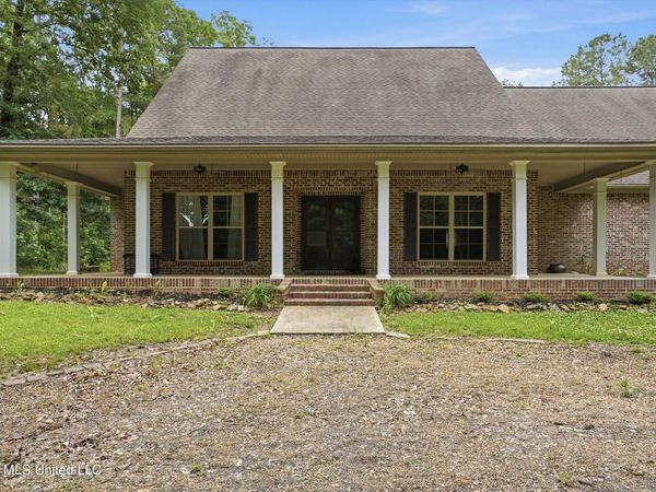 124 Pine Oak Lane, Florence, MS 39073