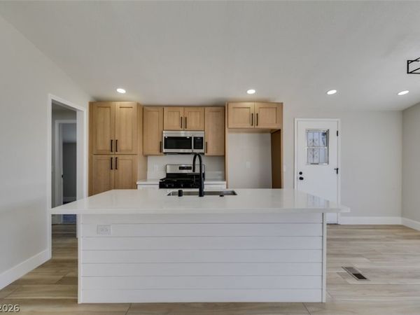 2268 Lee Street , Las Vegas, NV 89156