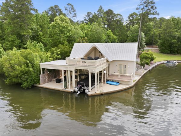 19 Pioneer Cir., Lumberton, MS 39455
