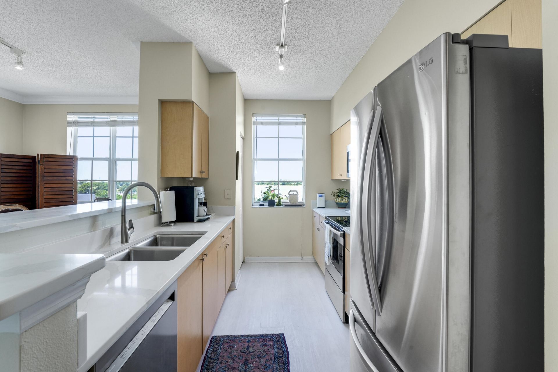 616 Clearwater Park Road, Unit 513, West Palm Beach, FL 33401 Photo