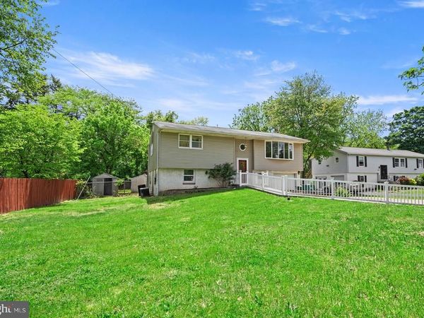 6998 HEADLEY COURT , LEVITTOWN, PA 19057
