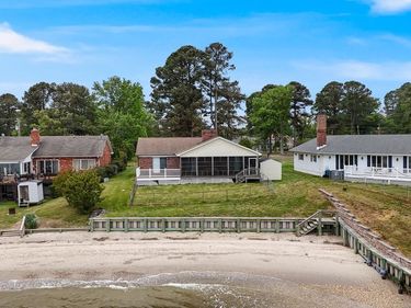 899 N GLEBE ROAD, MONTROSS, VA 22520