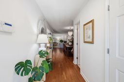 1004 Ventura Place photo 4