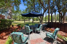 1004 Ventura Place photo 4