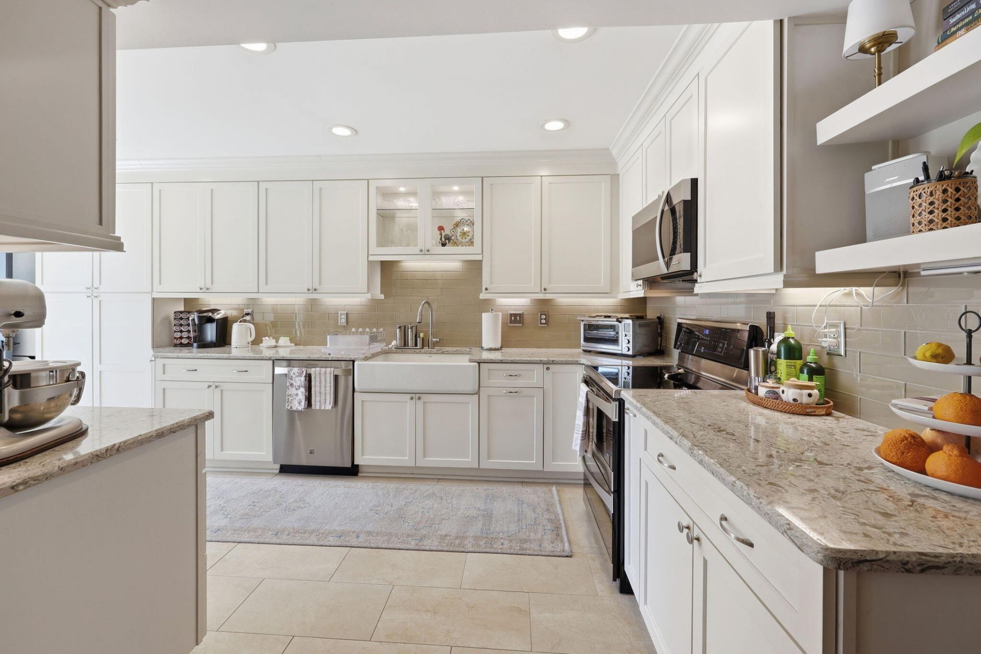 1004 Ventura Place Photo 7