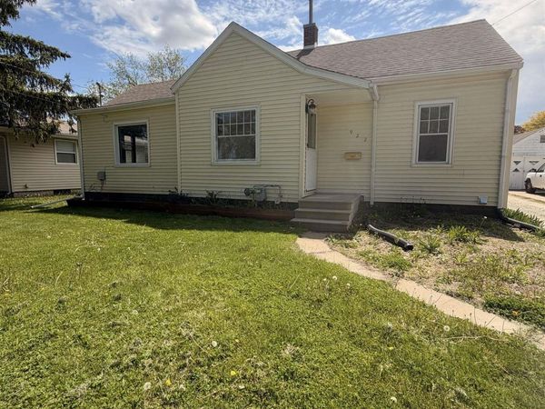922 E Mitchell Avenue, Waterloo, IA 50702