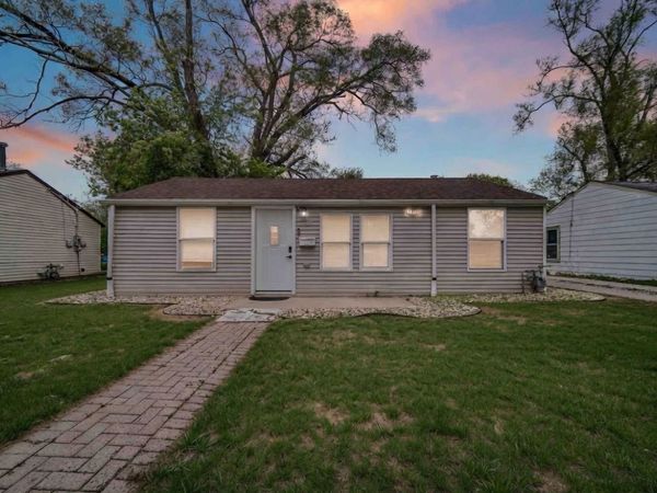 405 Dellwood Avenue , Lockport, IL 60441