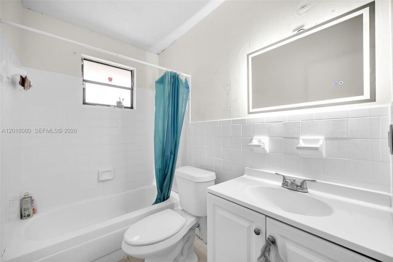 2352 NW 102nd St , Miami, FL 33147 Photo