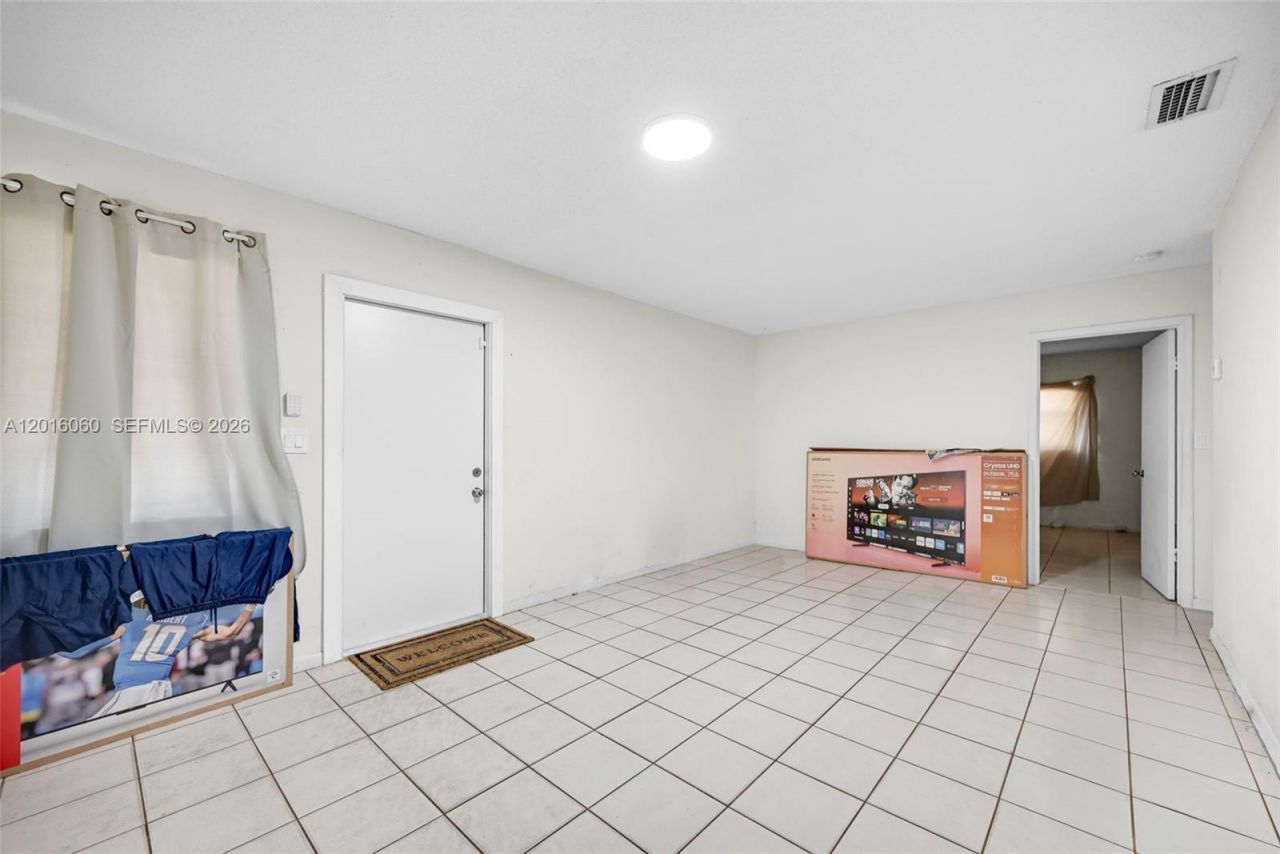 2352 NW 102nd St , Miami, FL 33147 Photo