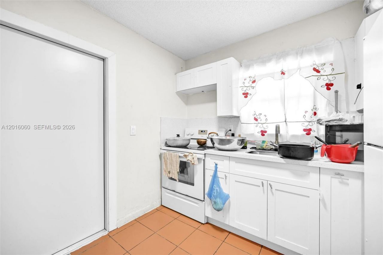 2352 NW 102nd St , Miami, FL 33147 Photo