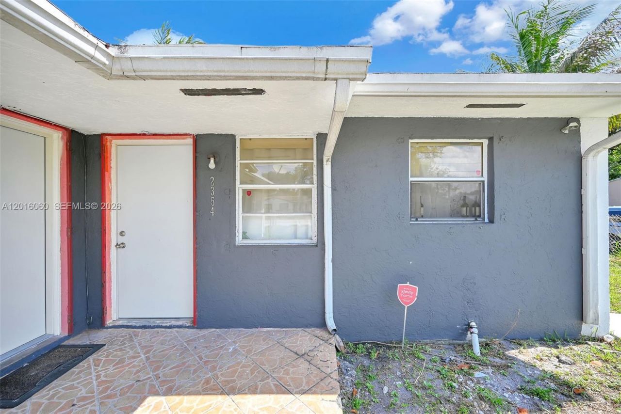 2352 NW 102nd St , Miami, FL 33147 Photo