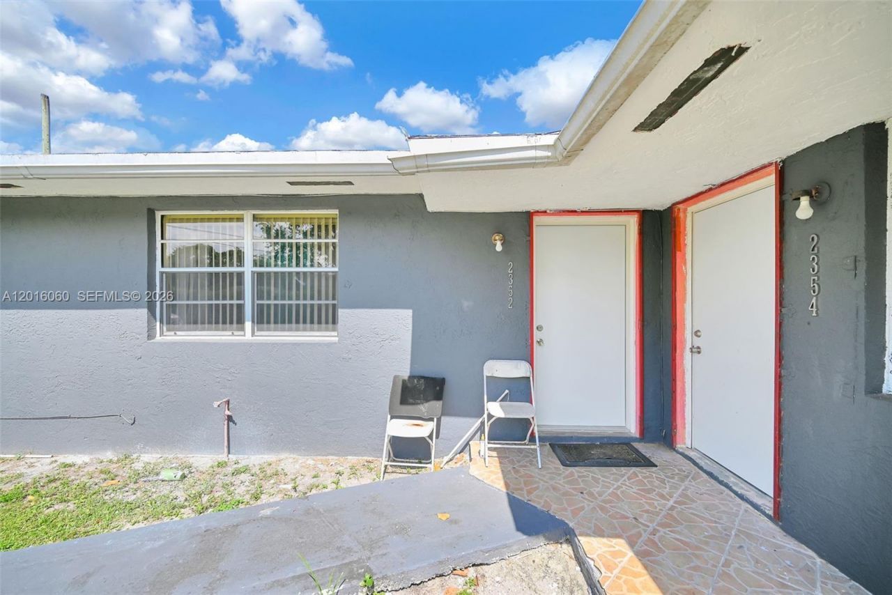 2352 NW 102nd St , Miami, FL 33147 Photo