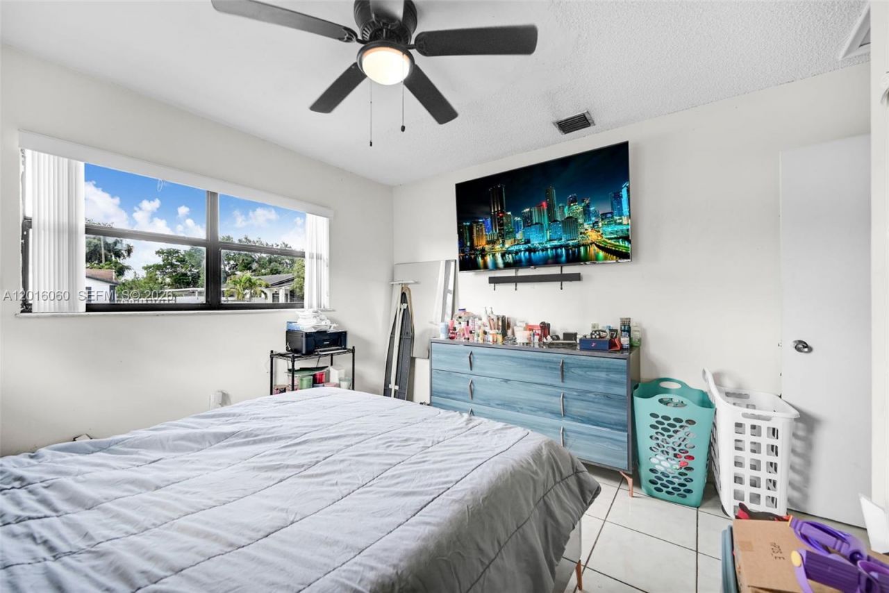 2352 NW 102nd St , Miami, FL 33147 Photo