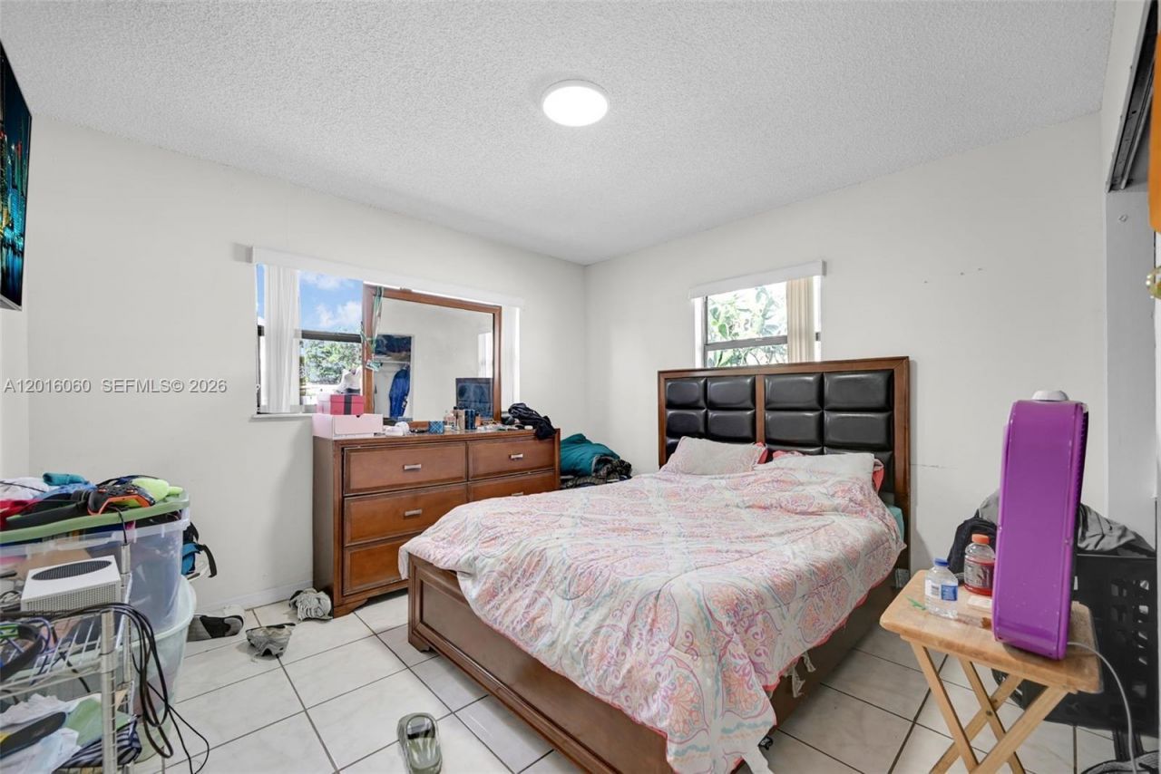 2352 NW 102nd St , Miami, FL 33147 Photo