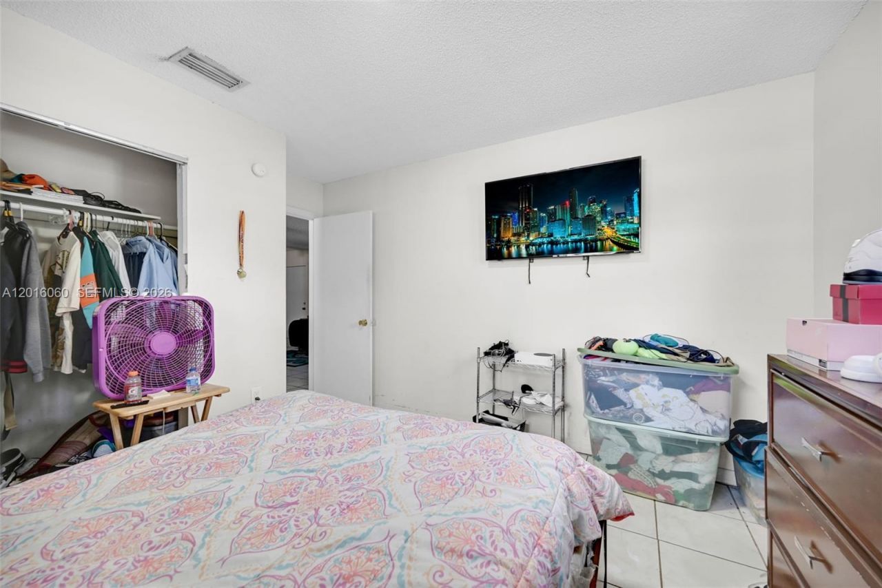 2352 NW 102nd St , Miami, FL 33147 Photo