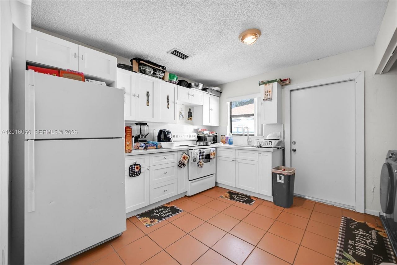 2352 NW 102nd St , Miami, FL 33147 Photo