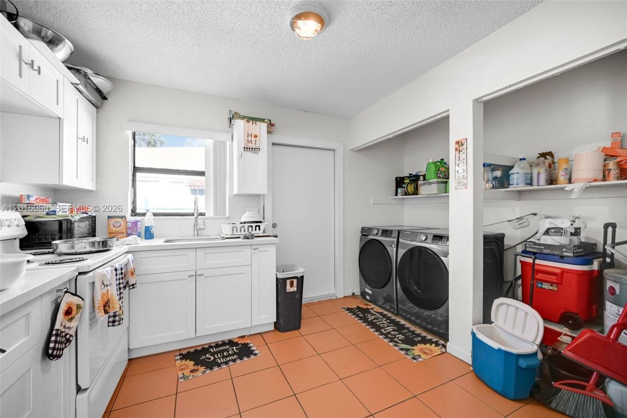 2352 NW 102nd St , Miami, FL 33147 Photo
