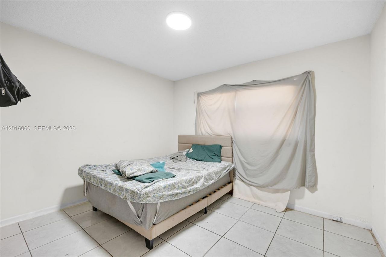 2352 NW 102nd St , Miami, FL 33147 Photo