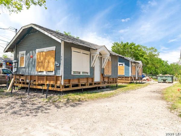 817 W POPLAR ST, San Antonio, TX 78212