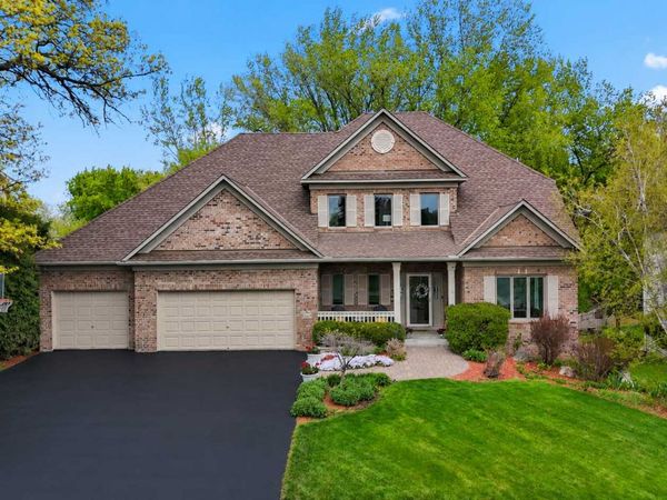 8669 Carriage Hill Road, Savage, MN 55378